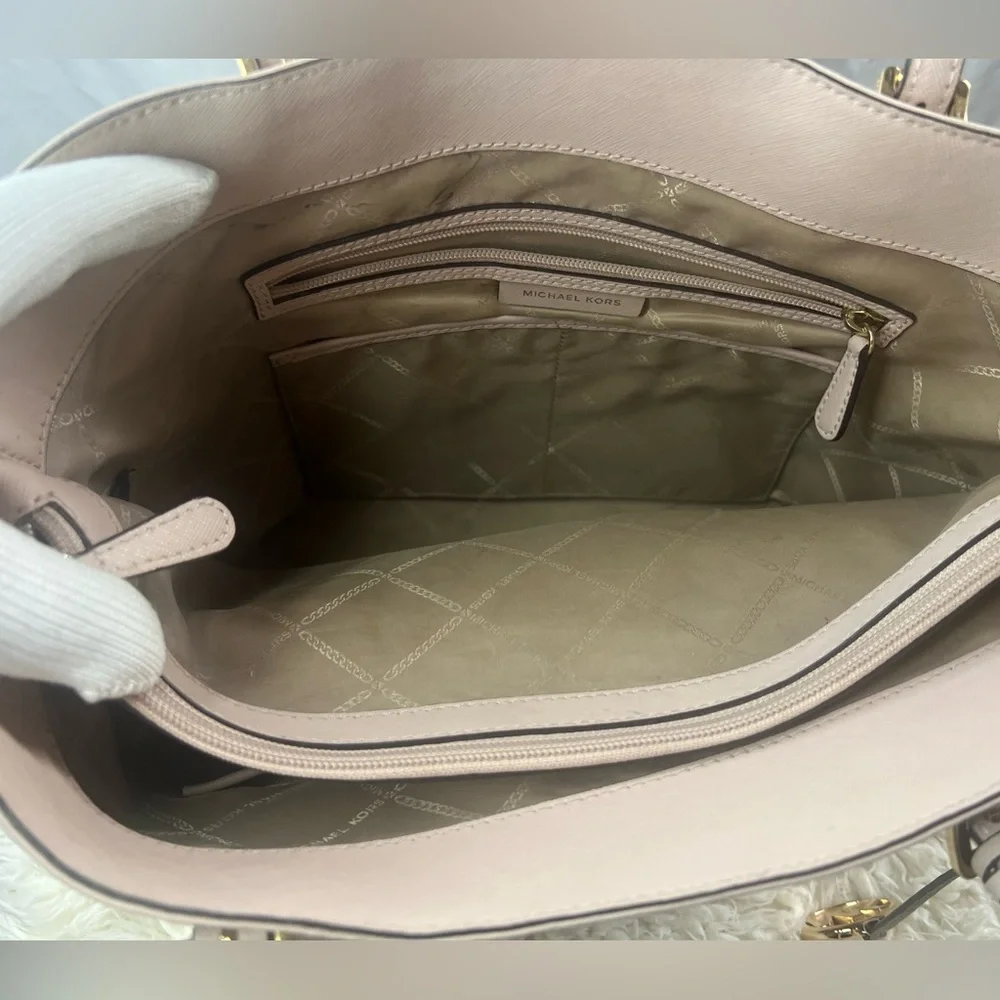 Michael Kors Tan Tote with Structured Design - Picture 3 of 16